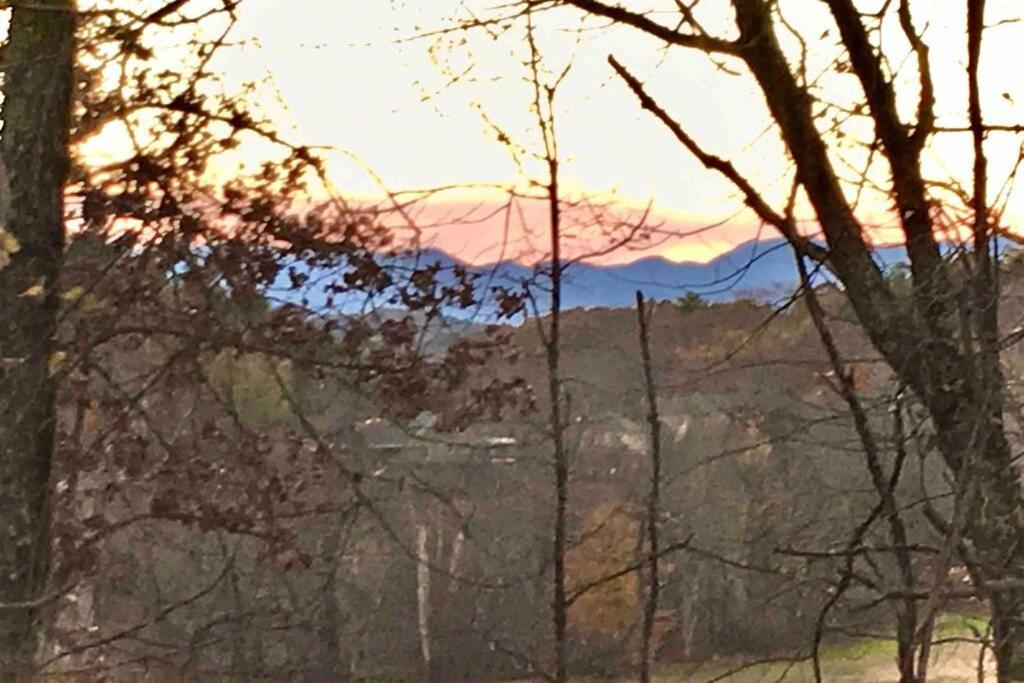 Serenity Views Comfort - Close To City & Parkway! Weaverville Exterior foto